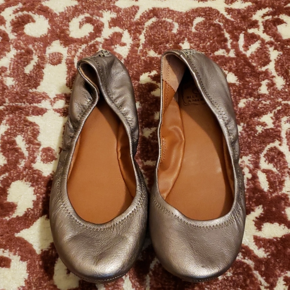 Lucky Brand pewter colored leather  flats